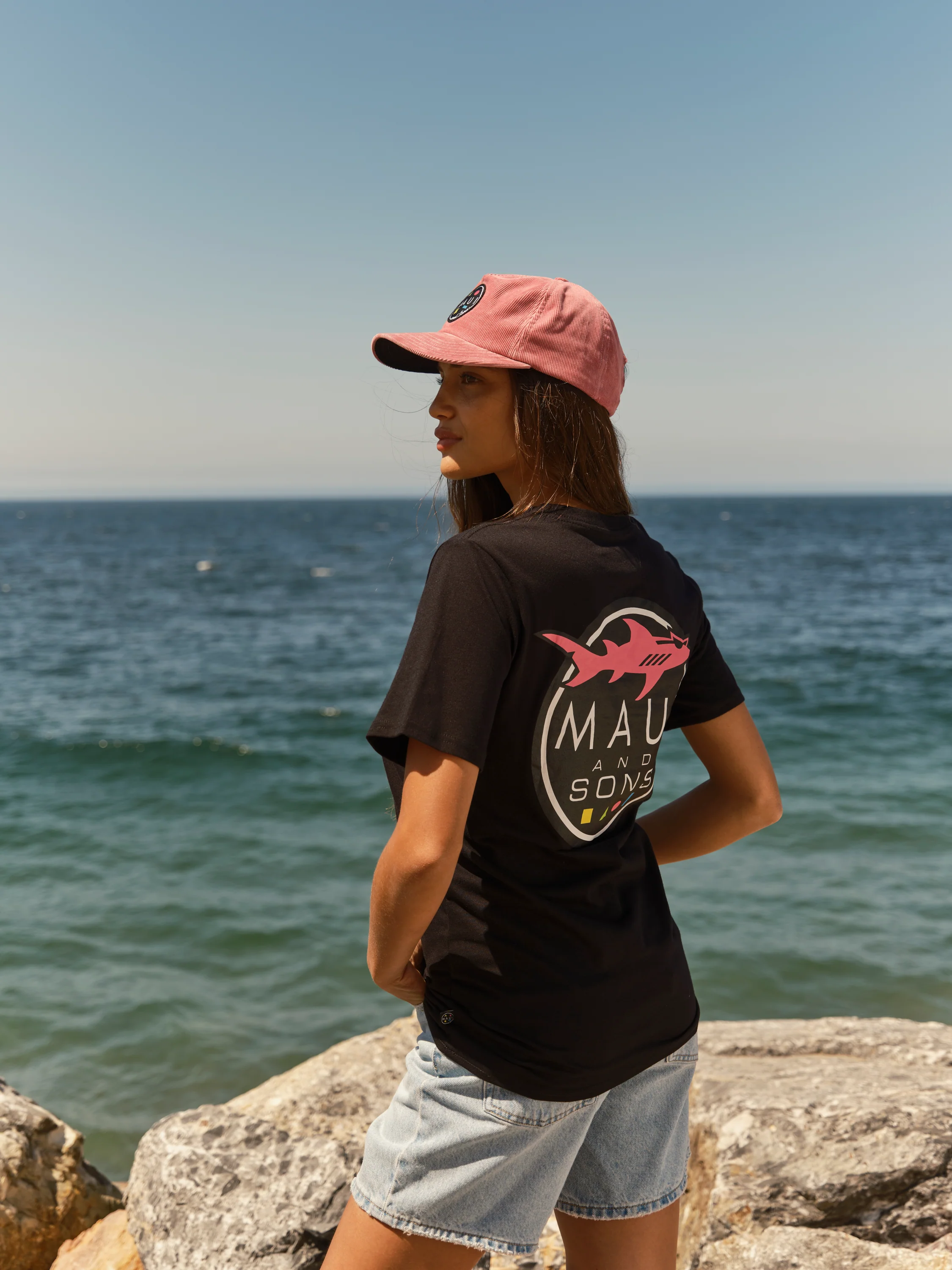 Classic Shark Logo T-Shirt - Image 32